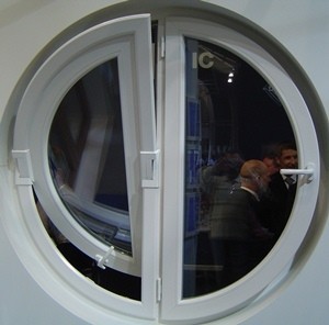 Круглое, открывающееся окно диаметром 2 метра от компании ВИНДЗОР