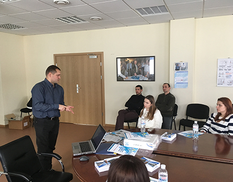 Дилеры производителя пластиковых окон компании "Оконика" посетили семинар на заводе VEKA Украина